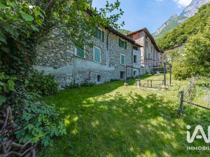 Casa con 6 locali in vendita in Via del Sole, Centro, Losine