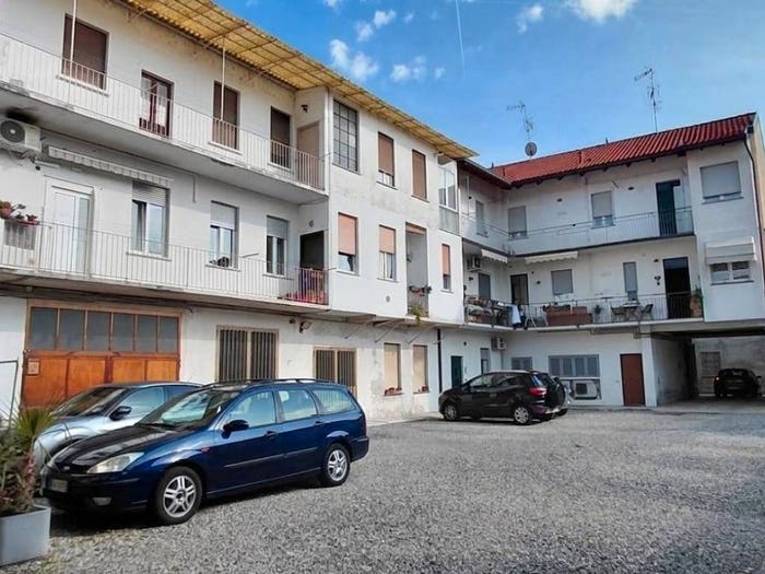 Appartamento trilocale in vendita in Via Ugo Foscolo, Cesano Maderno