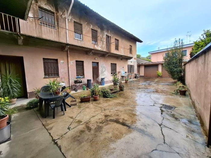Casa con 6 locali in vendita in Via Dante Alighieri, Centro, Inveruno