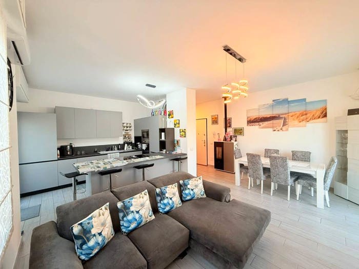Appartamento trilocale in vendita in Via San Zeno, Centro, San Zeno Naviglio