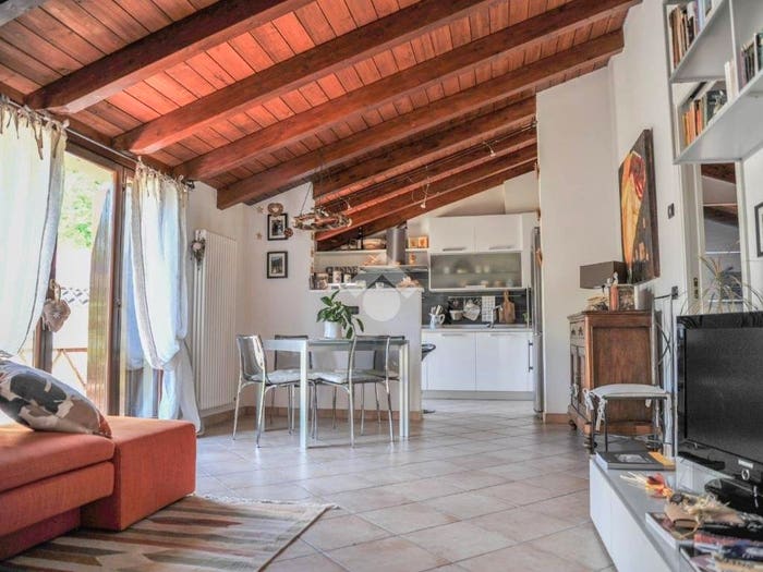 Appartamento trilocale in vendita in Via Lavino, Monte San Giovanni, Monte San Pietro