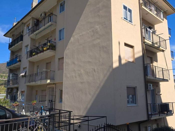 Appartamento trilocale in vendita in Via Villini Ambrogio Negrone, Pra', Genova