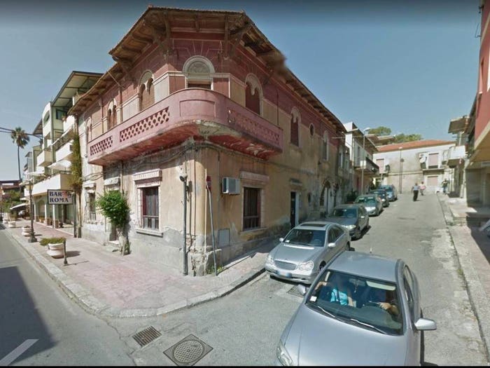 Casa con 6 locali in vendita in Via Umberto I, Brancaleone Marina, Brancaleone