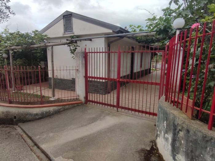 Casa bilocale in vendita in Contrada Santa Domenica, Naso