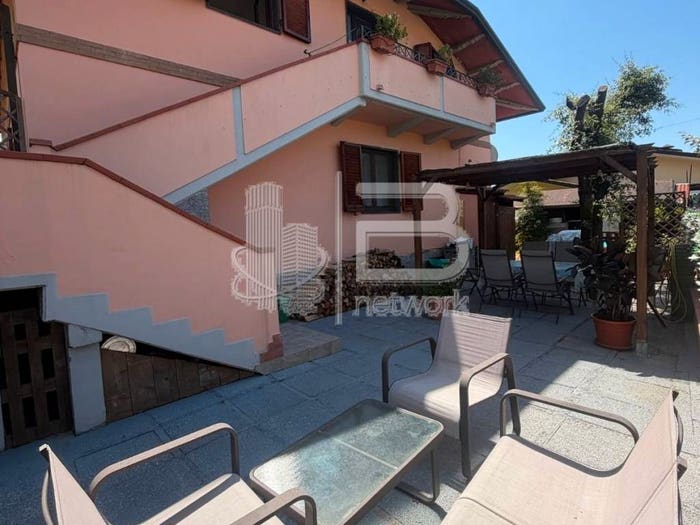 Appartamento quadrilocale in vendita in Via Villaggio Castagnara, Mirteto, Massa