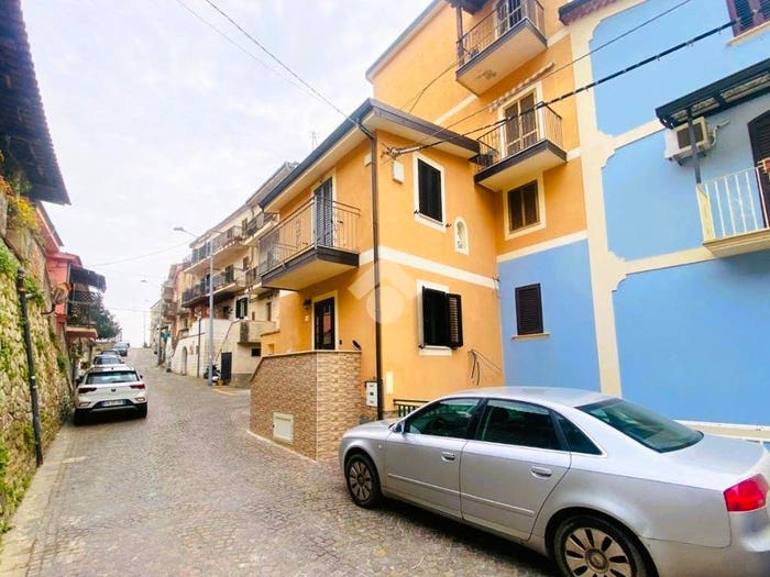 Appartamento bilocale in vendita in Via Baracche, Centro, Paola