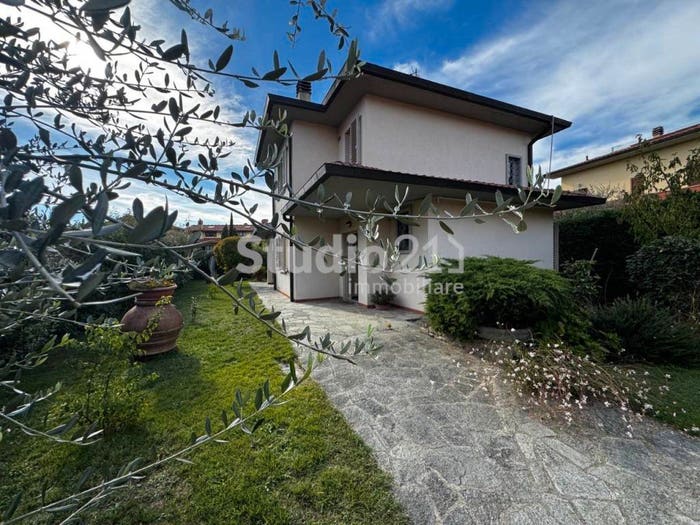 Casa con 6 locali in vendita in via alcide de gasperi piandiscò, Pian Di Scò, Castelfranco Piandisco