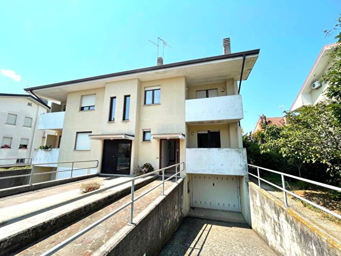 Casa con 5 locali in vendita in Via Campoformido, Via Lumignacco Via Pozzuolo, Udine