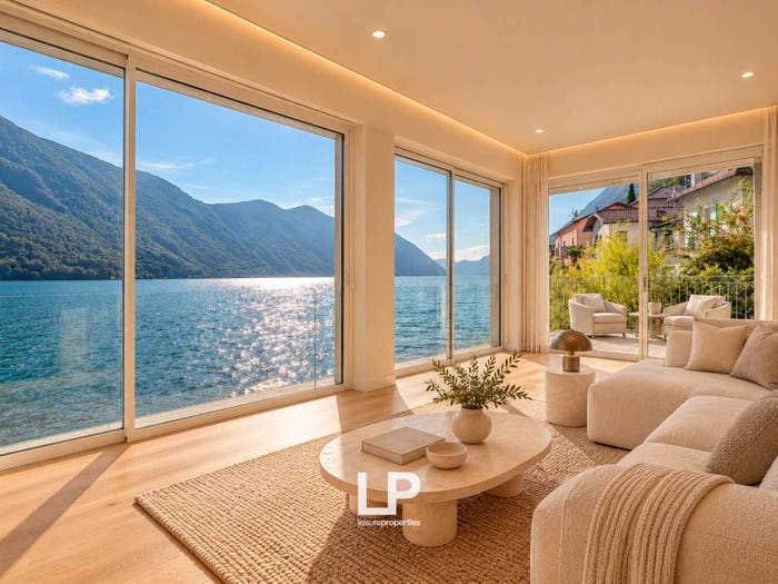 Appartamento quadrilocale in vendita in Via Caravello, Valsolda