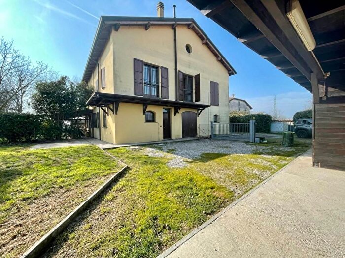 Casa con 5 locali in vendita in Via Argini Nord, Crevalcore