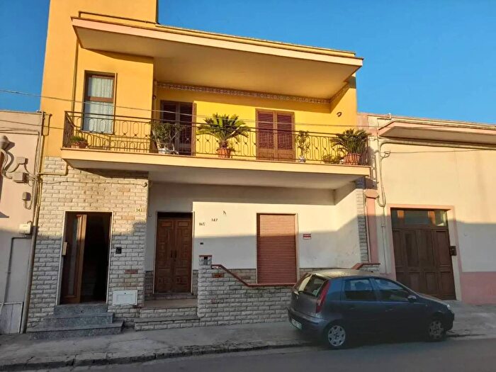 Appartamento con 6 locali in vendita in Via Maria Cristina di Savoia, Salice Salentino