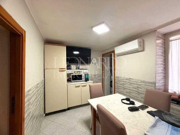 Appartamento trilocale in vendita in Vico Palma, Sanità, Napoli