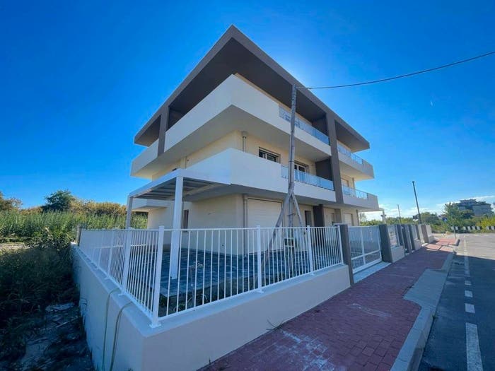Appartamento con 6 locali in vendita in viale Mediterraneo, Brondolo, Chioggia