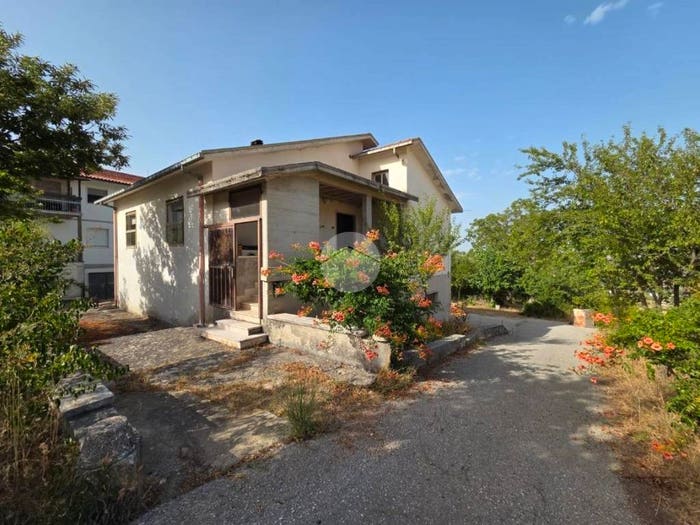 Casa trilocale in vendita in Contrada Colle Longo, Selva Piana Tappino, Campobasso
