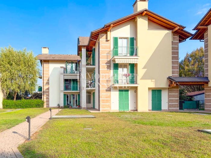 Appartamento trilocale in vendita in Via C Bernasconi, Centro, Malnate