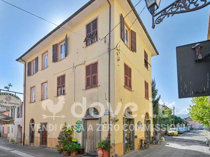 Casa con 6 locali in vendita in Via Circonvallazione Sud, Centro, Brugnato
