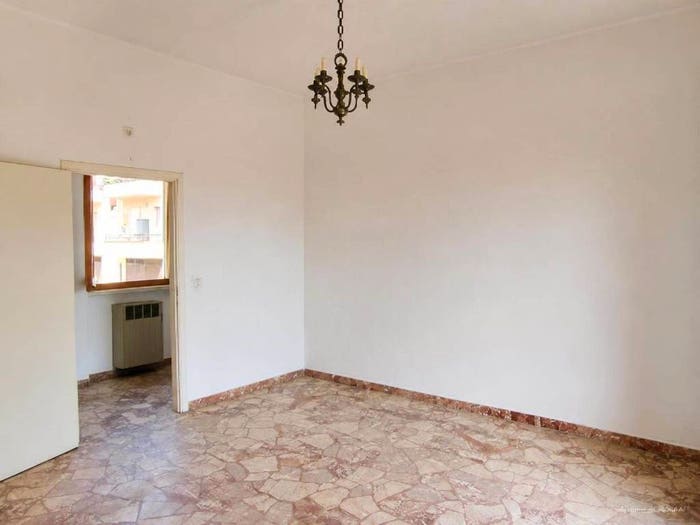 Casa con 6 locali in vendita in Frazioni Collinari, Montevarchi