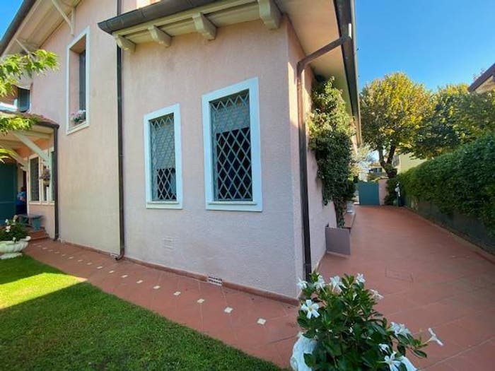 Casa con 6 locali in vendita in Via Ponchielli, Centro, Forte dei Marmi