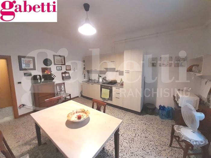 Appartamento quadrilocale in vendita in Centro, Poggibonsi
