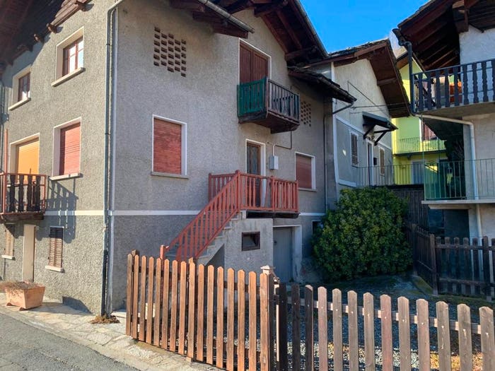 Casa con 5 locali in vendita in Frazione Nabian, Villa Nabian, ChallandSaintVictor