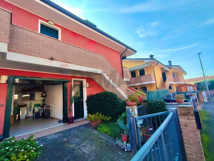Appartamento trilocale in vendita in federico fellini, Centro, Stienta