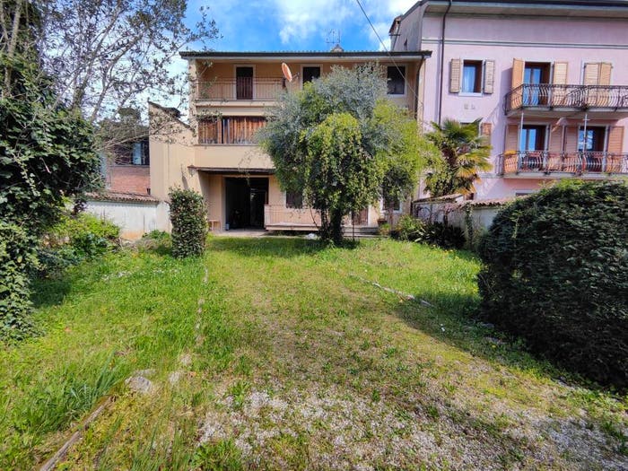 Casa con 6 locali in vendita in Viale Settembre, Centro, Gorizia