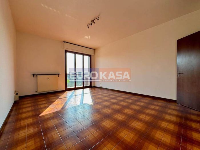 Appartamento trilocale in vendita in Via Vivaldi, Osio Sotto