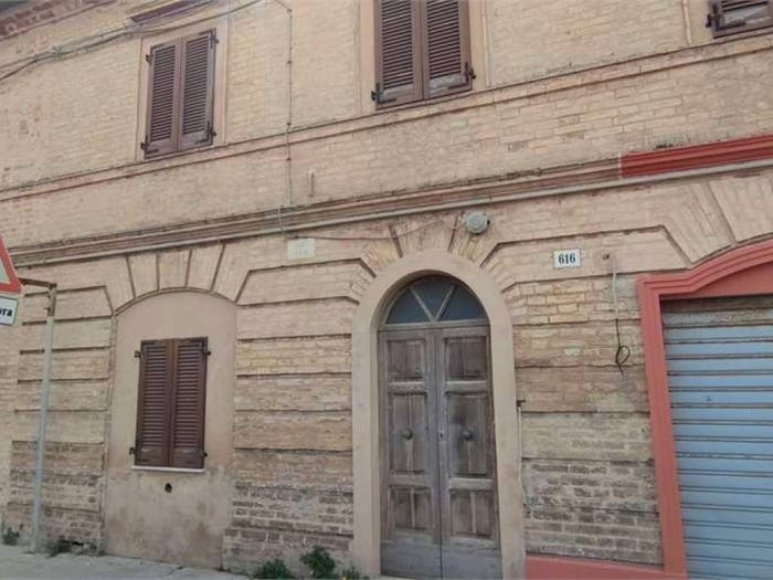 Casa con 6 locali in vendita in Centro, Falconara Marittima