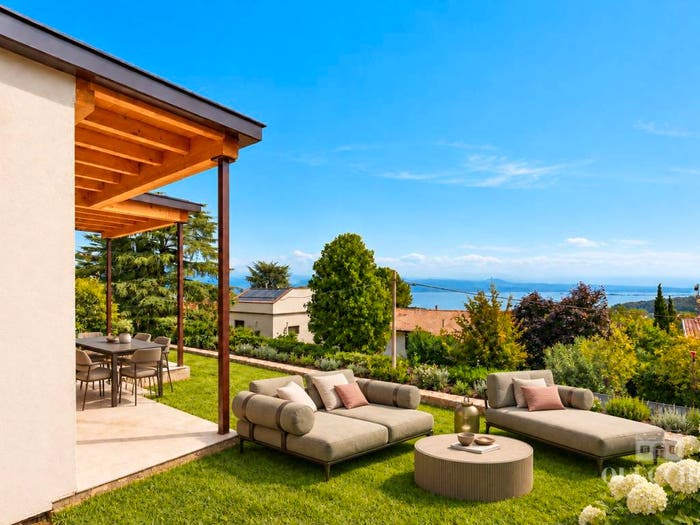 Casa quadrilocale in vendita in Via Sant'Anna, Barcuzzi, Lonato del Garda