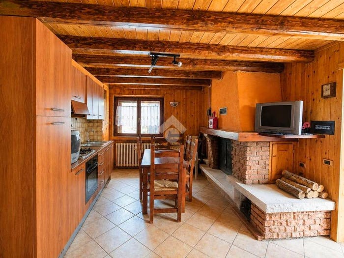 Casa trilocale in vendita in Via ai monti, Burano, Montemezzo