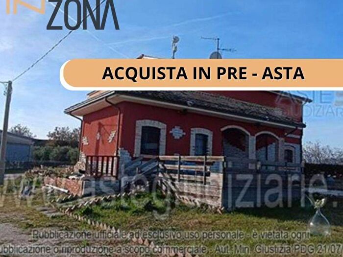 Casa quadrilocale in vendita in Contrada San Pietro, Centro, Mosciano Sant'Angelo