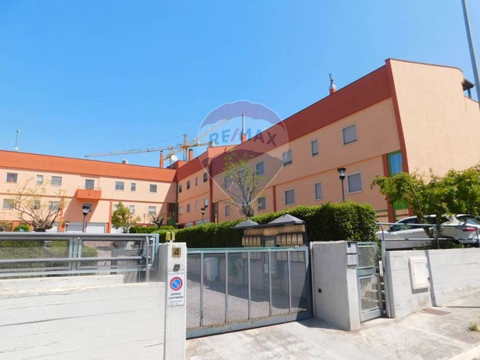 Casa con 6 locali in vendita in Centro, Matera