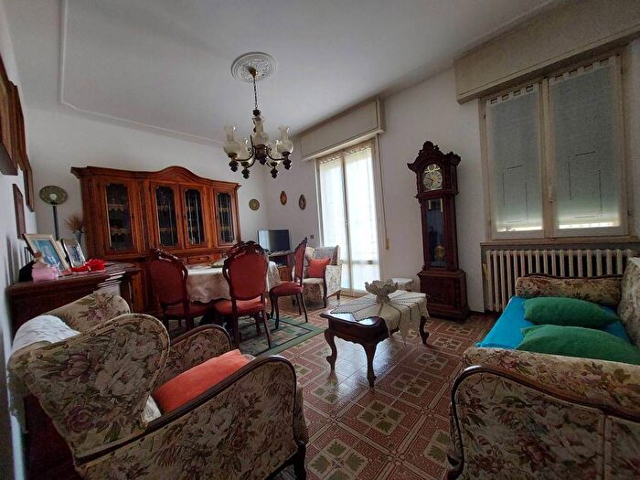 Appartamento quadrilocale in vendita in Via Antonio Fratti, Pantano, Pesaro