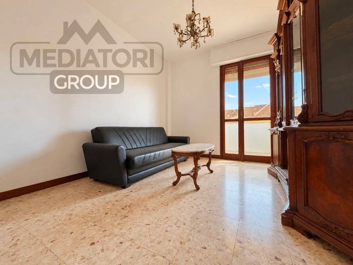 Appartamento quadrilocale in vendita in Via San Faustino, Centro, Pontedera