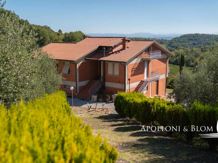 Casa con 6 locali in vendita in Via Duccio Galimberti, Centro, Montepulciano