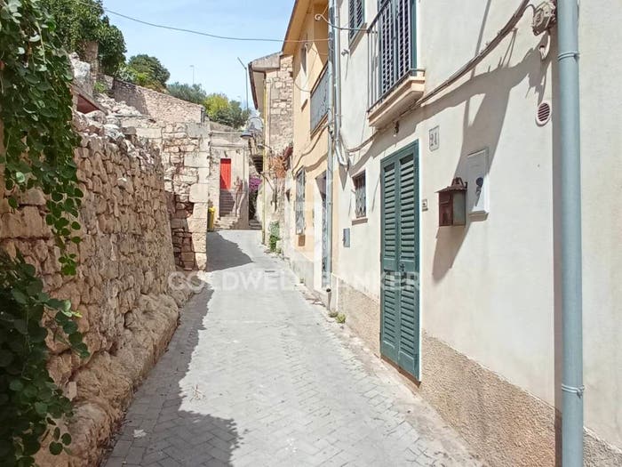Casa con 5 locali in vendita in Via G Gugliotta, Modica Bassa, Modica