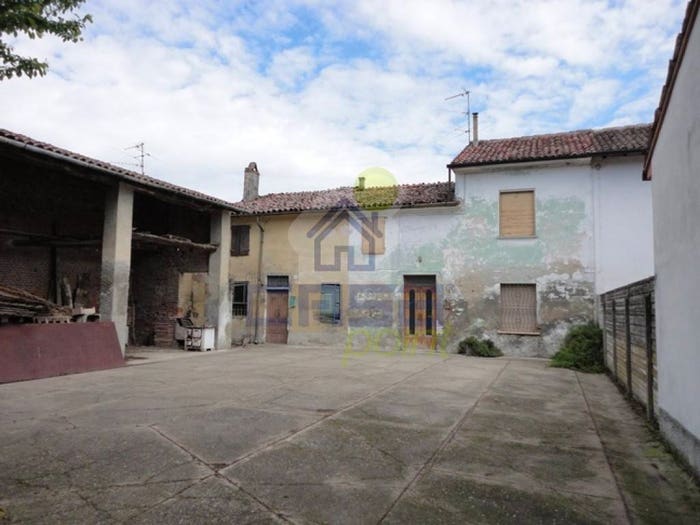 Casa con 6 locali in vendita in VICOLO PACE, Centro, Motta Baluffi