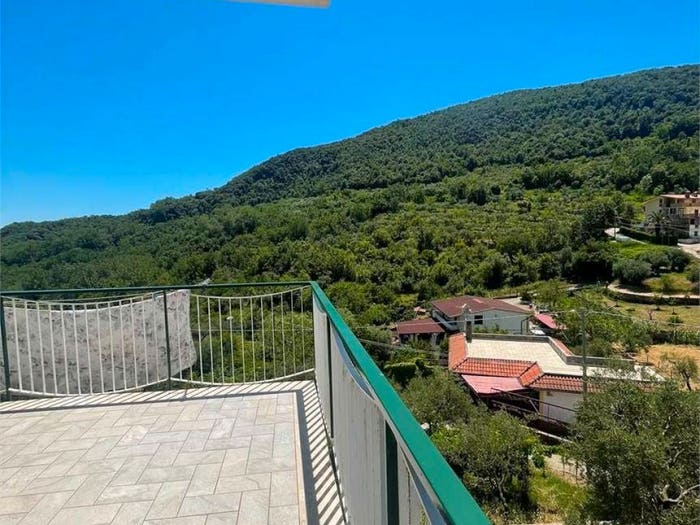 Appartamento con 6 locali in vendita in Formia