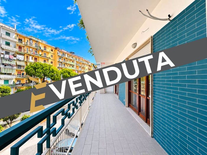 Appartamento quadrilocale in vendita in Viale Colli Aminei, Colli Aminei Capodimonte, Napoli