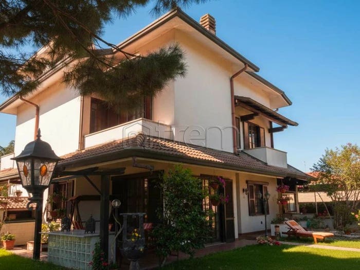 Casa quadrilocale in vendita in Pregnana Milanese