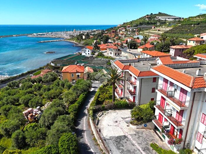 Appartamento monolocale in vendita in Via allende, Aregai, Cipressa