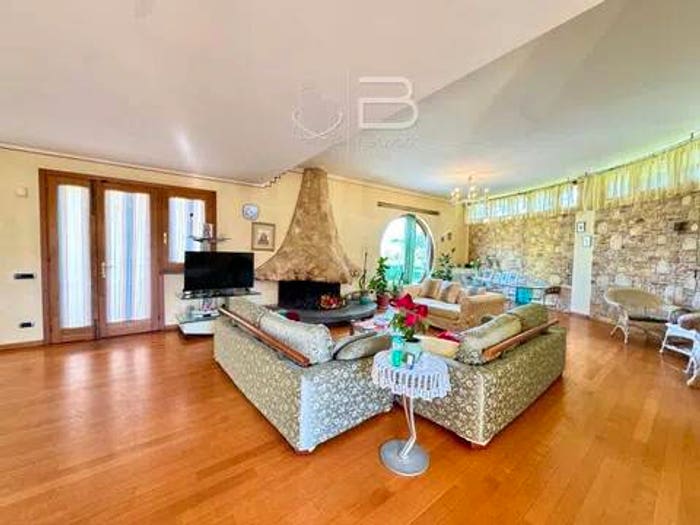 Casa con 6 locali in vendita in Via Corsini Nn, San Rocco, Larciano