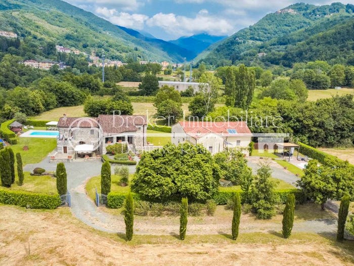 Casa con 6 locali in vendita in Strada Provinciale Fivizzano Licciana Bagnone, Licciana Nardi