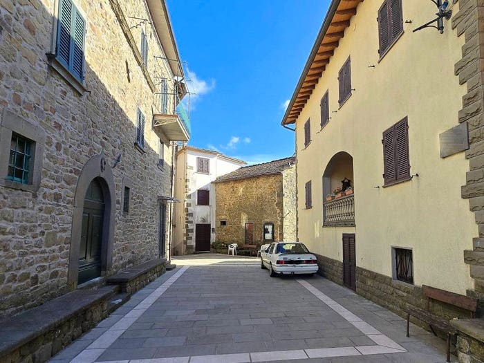Casa con 6 locali in vendita in Casabasciana, Bagni di Lucca