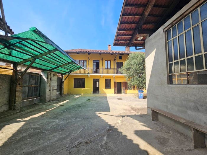Casa con 6 locali in vendita in Centro, Monteu da Po