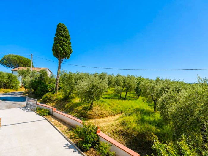 Appartamento con 6 locali in vendita in Via Ciri, Larciano