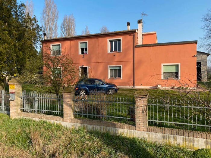 Casa con 6 locali in vendita in Via Consorziale, Bondeno