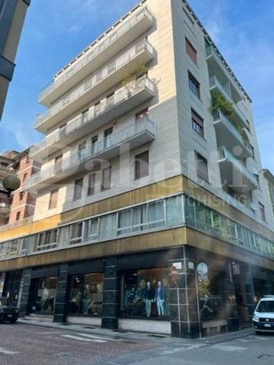 Appartamento con 6 locali in vendita in Via Volpi, Centro Storico, Biella