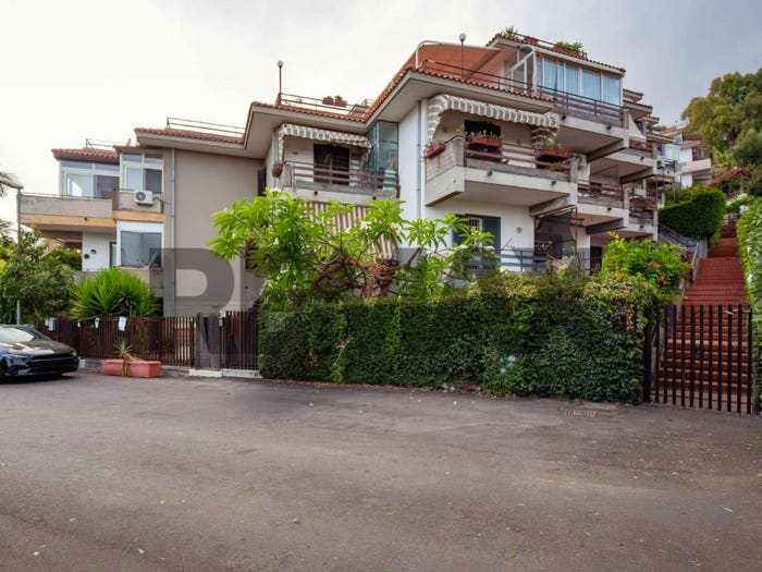 Appartamento bilocale in vendita in Via Polifemo, Aci Trezza, Aci Castello