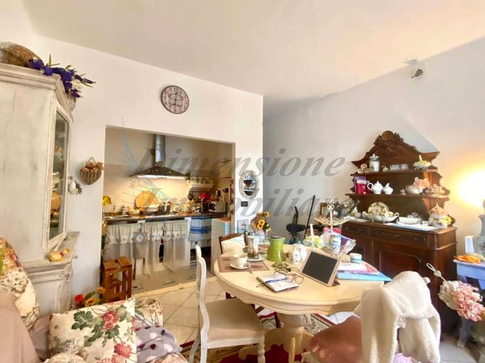 Appartamento trilocale in vendita in Via Roma, Castellina Marittima